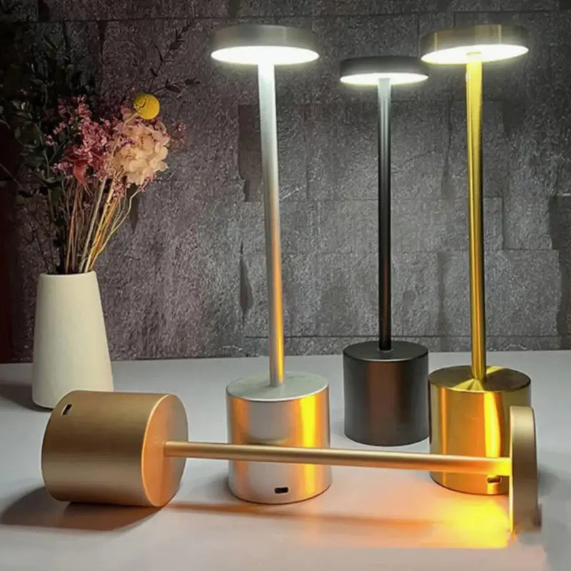 Lâmpada de Mesa LED Recarregável de Metal 01